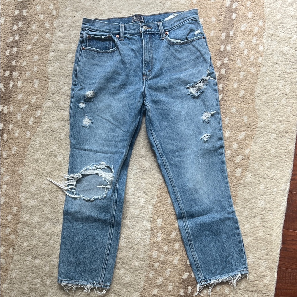 A&F “Mom Jean” - size 30 / 10R